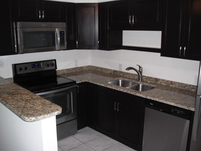 Photo - 630-632 SW 7th Ave