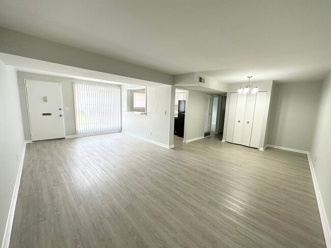Fox Crossing Apartments