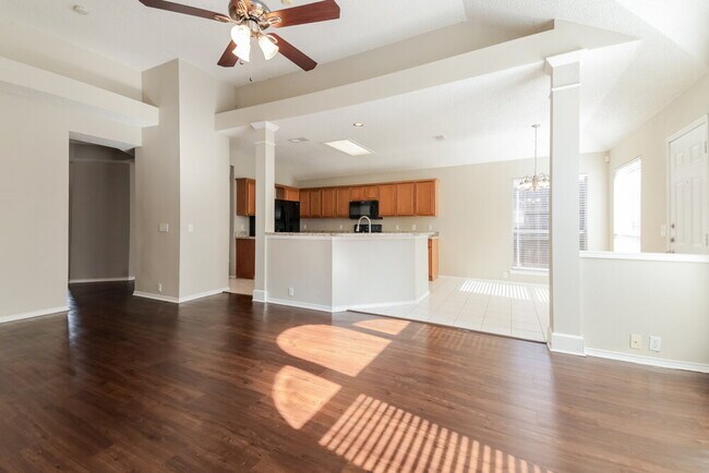 Photo - 742 River Oak Way