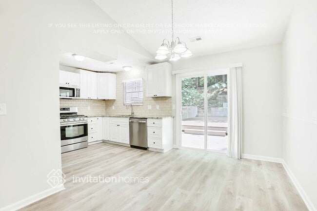 Photo - 4468 Highland Pl NE