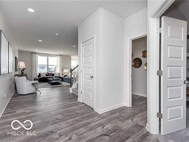 Photo - 4894 Oak Hl Dr