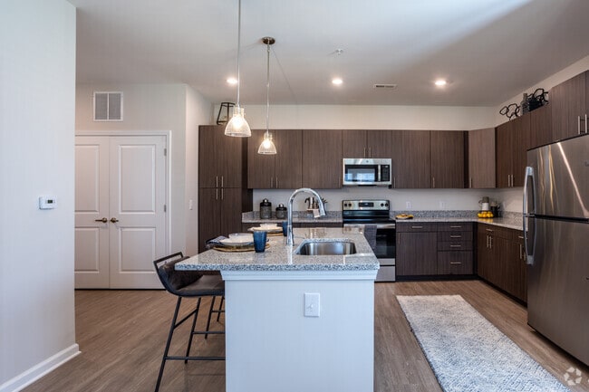 1BR, 1BA - 838 SF