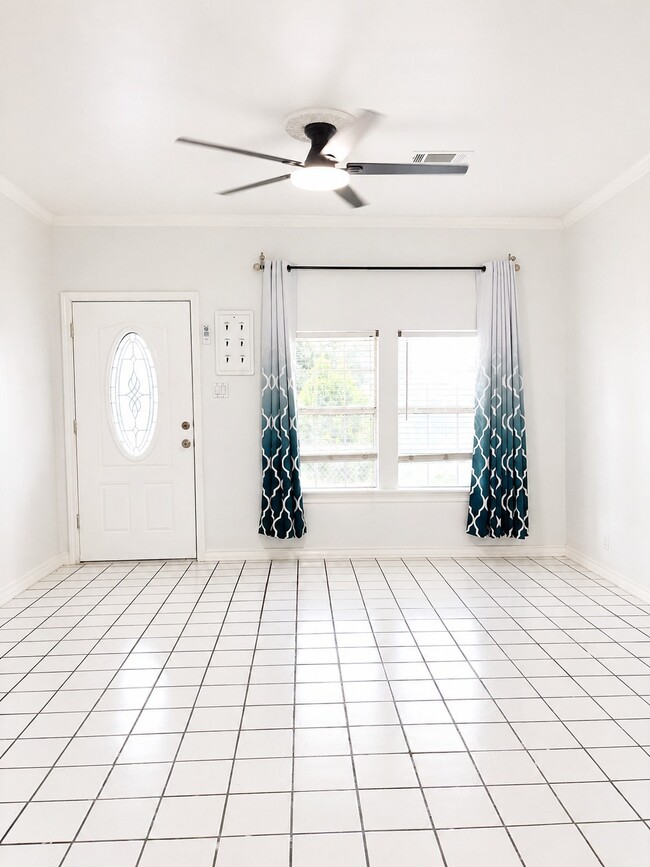 Photo - 6637 Avenue T