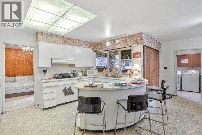 Photo - 6349 Fremlin St