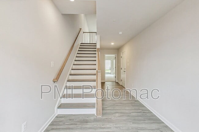 Photo - 16917 St William Wy