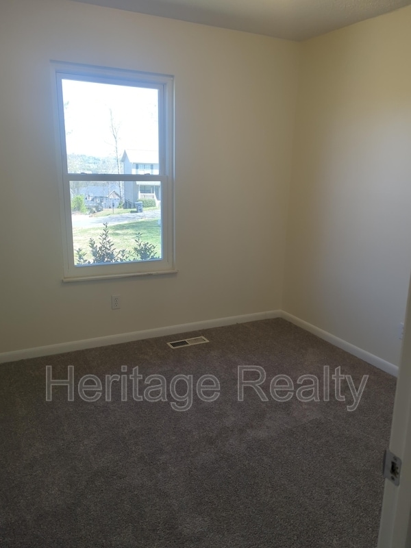 Photo - 1304 E Woodshire Dr