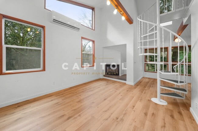 Photo - 4128 Meridian Rd NE