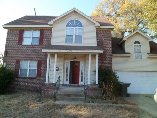 Photo - 2225 Pratt St