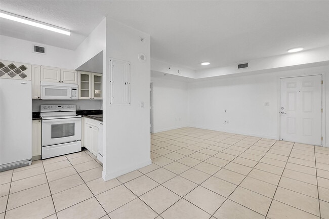 Building Photo - 1 Glen Royal Pkwy Unit 1010