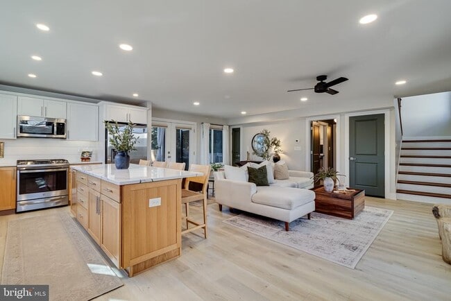 Photo - 84 S Chesapeake Ave