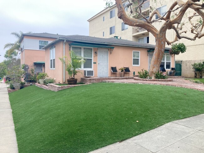 Building Photo - 2273 Fox Hills Dr Unit 2273 Fox Hills Dr Rental