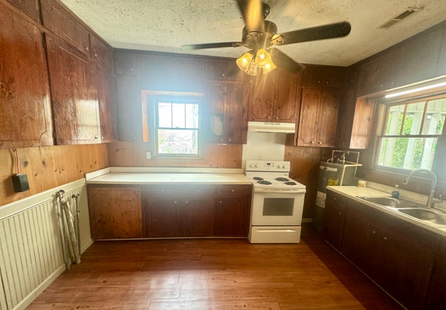 Photo - Charming 2 bed & 1 bath home
