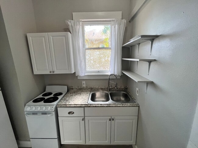 Photo - Gorgeous Studio Near The Pearl! Unit 2