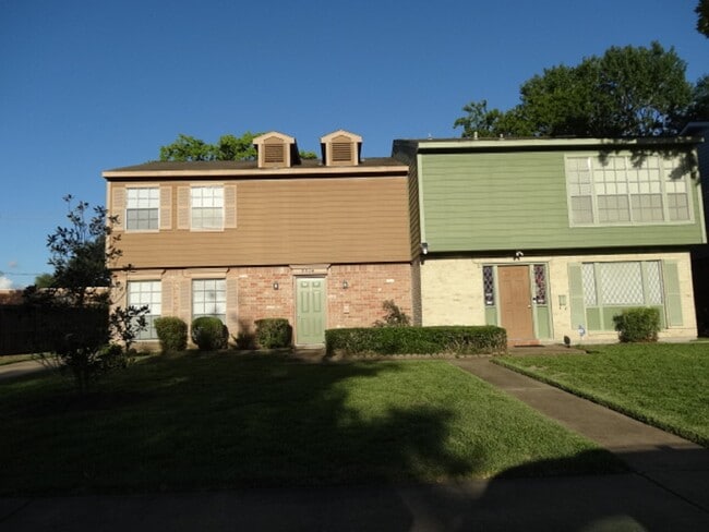 Building Photo - 5524 Deep Forest Dr Rental