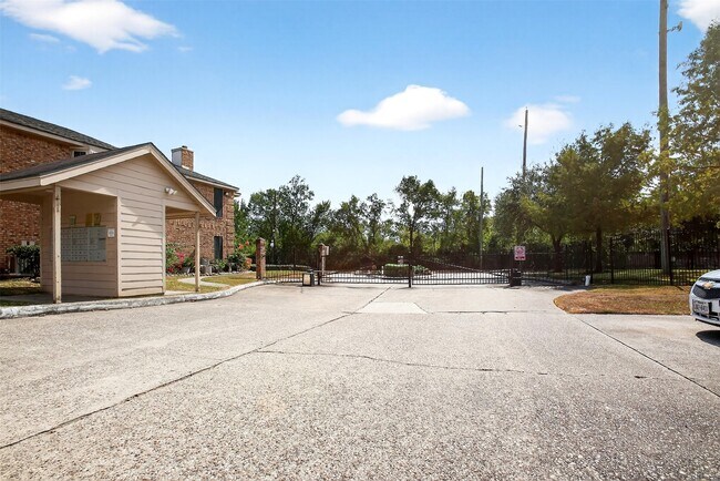 3770 Lovers Wood Ln Unit 610