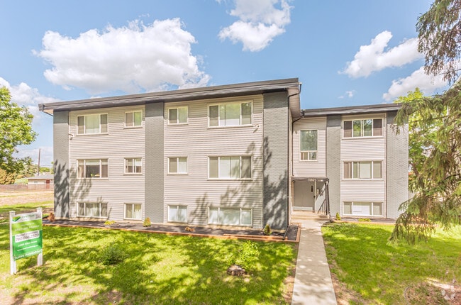 Building Photo - Michael Manor