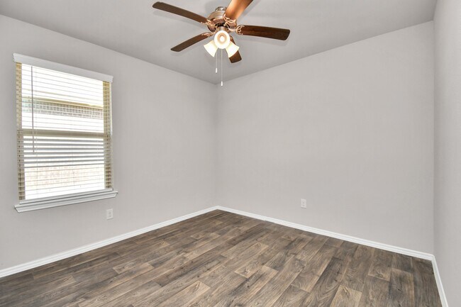 Photo - 9826 Laurel Lake Dr