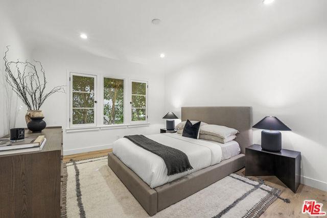 Building Photo - 1064 S Alfred St Rental