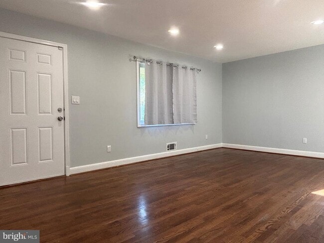 Building Photo - 9103 Wallace Rd