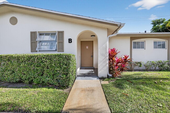 Photo - 2660 Barkley Dr E Unidad B