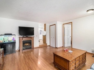 Photo - 701 W 6th St