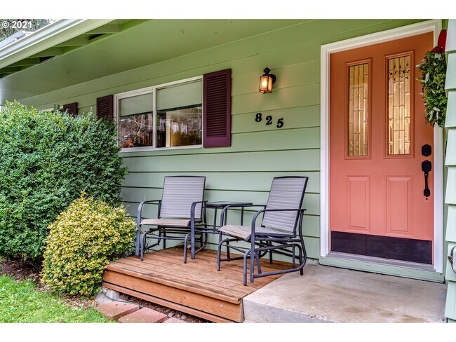 Photo - 825 E 43rd Ave