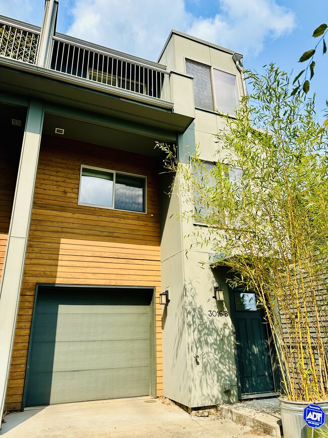 Building Photo - 3016 NE 140th St