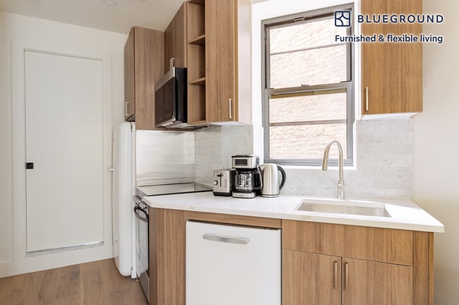 Photo - 188 6th Ave Unidad FL4-ID1828