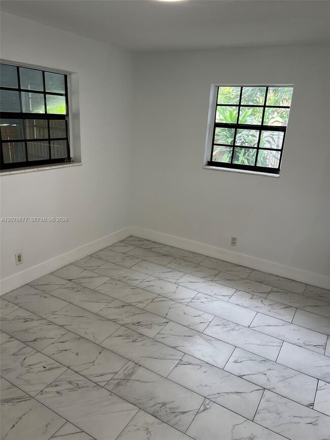 4421 NW 33rd St