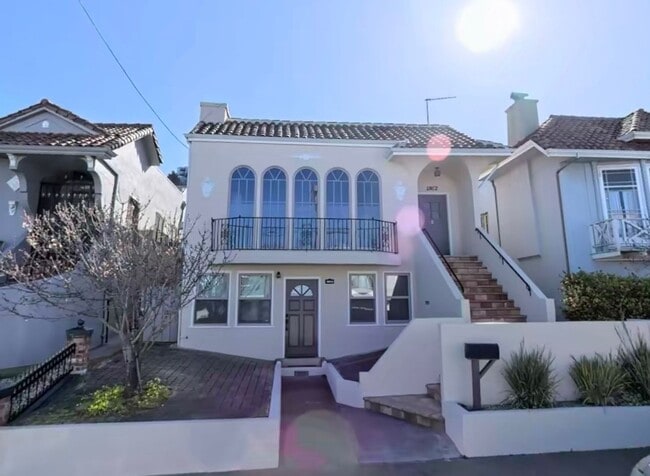 Building Photo - 1862a 17th Ave Unit 1862A 17th