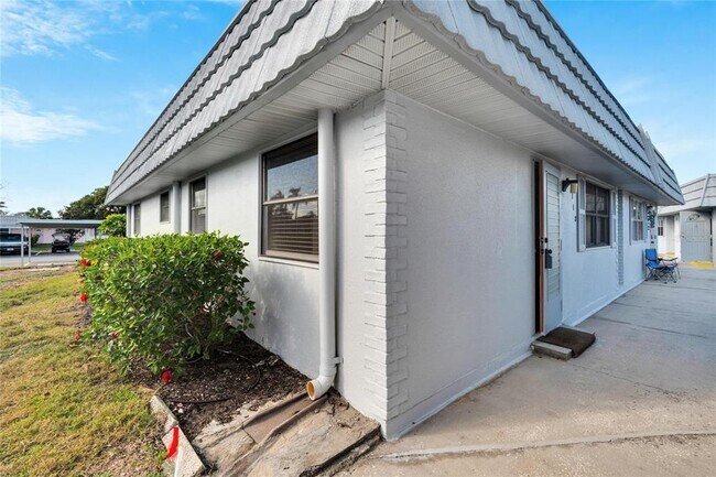 Photo - 202 Bedford Trail Unit 112