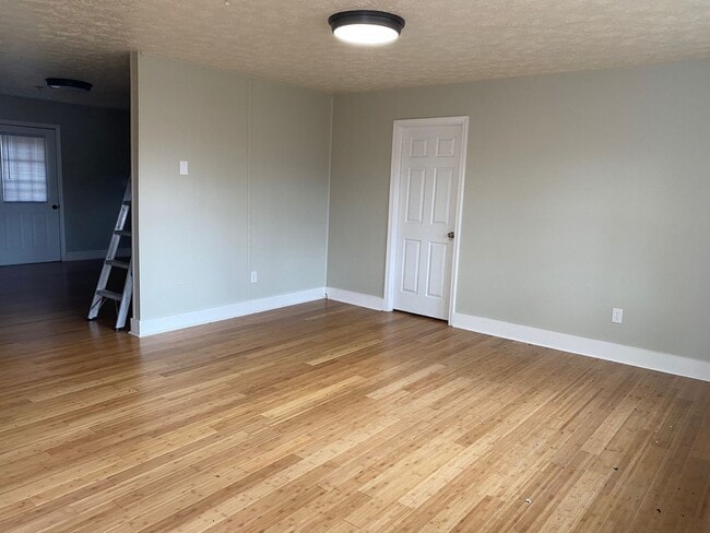 Photo - 5 Bedroom, 2.5 Bathroom house, Super convenient location! Arden