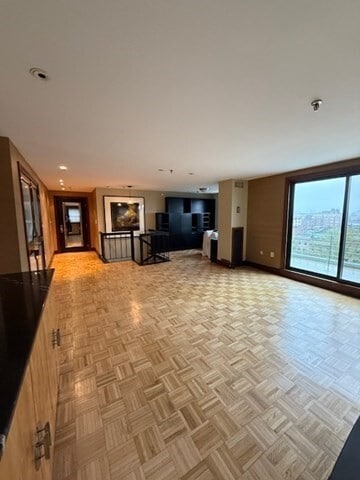 Building Photo - 390 Commonwealth Ave Unit PH1