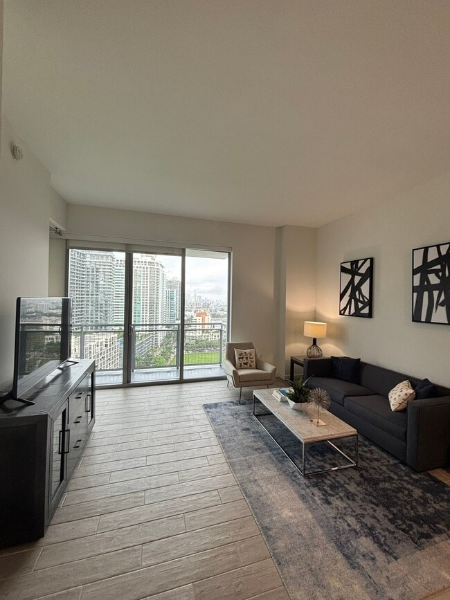 Building Photo - 38 NW 35th St Unit A2