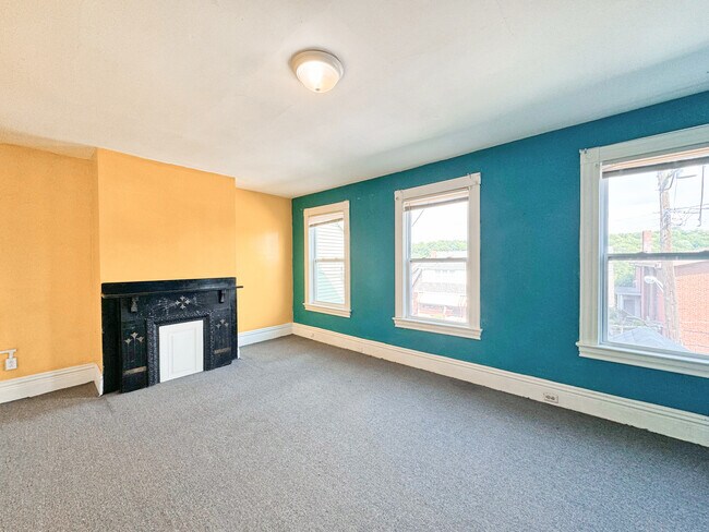 Photo - 3263 Parkview Ave