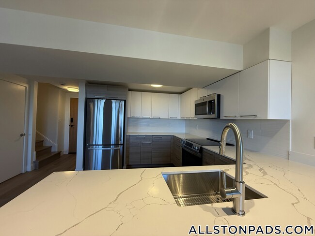 Building Photo - 1079 Commonwealth Ave