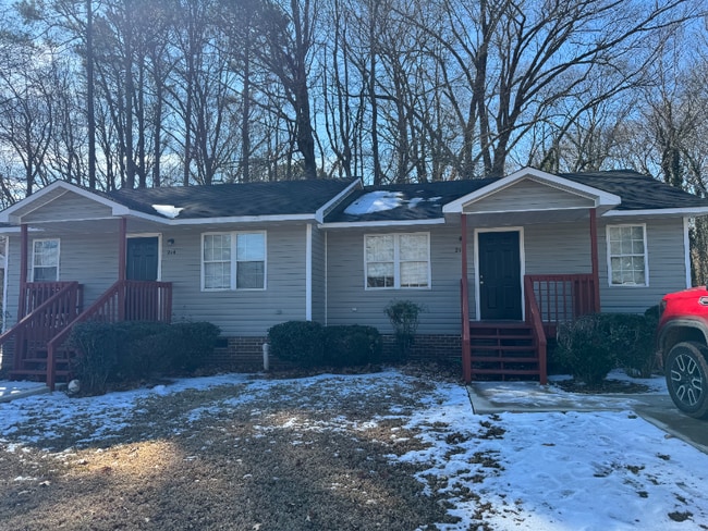 Photo - 212 Cooper St