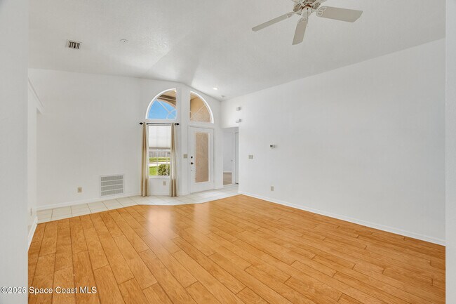 330 Las Olas Dr