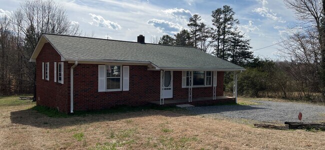 FOR RENT! - FOR RENT! House