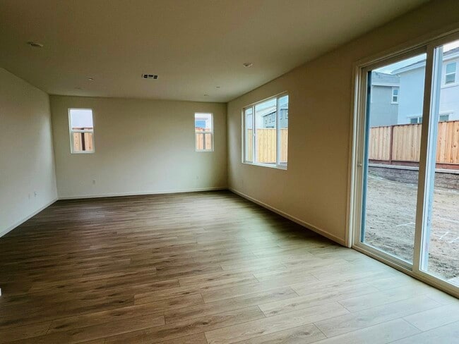 Photo - 5433 Riverview Ln