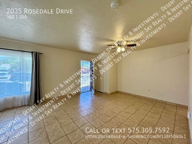 Photo - 2035 Rosedale Dr