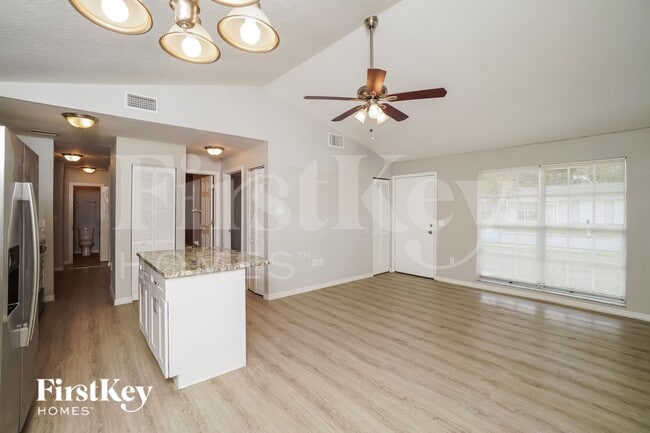 Photo - 6841 Willits Ave