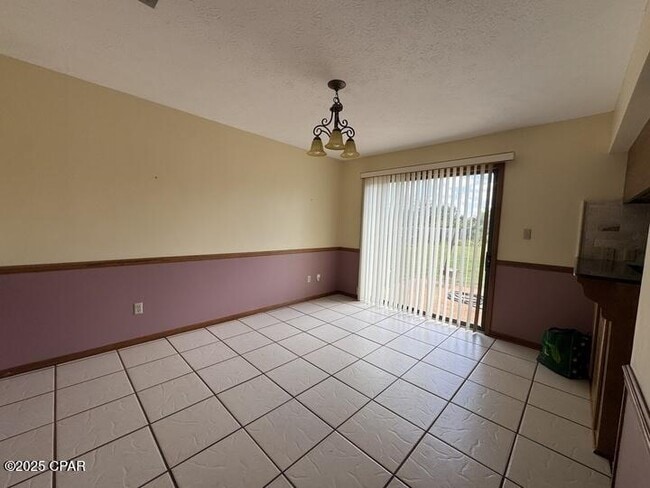 Photo - 833 W Pierson Dr
