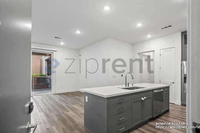 Photo - 45258 Tom Blalock St