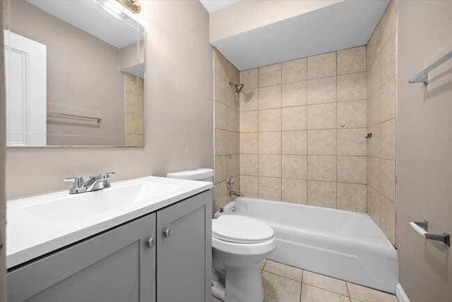 Photo - 6 Manor Dr Unit 2