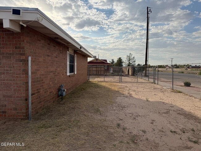 8877 Dulce Cir