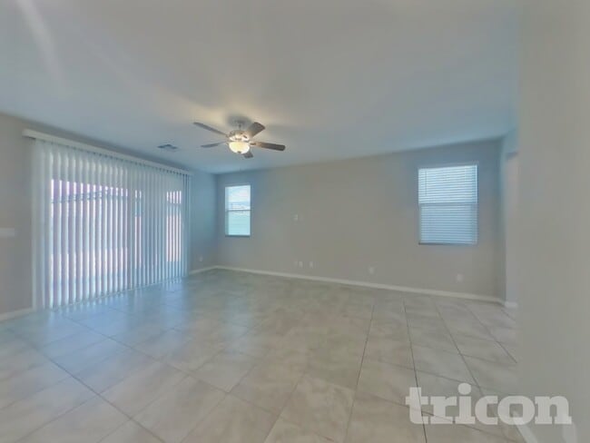 Photo - 2831 Lindsey Spgs St