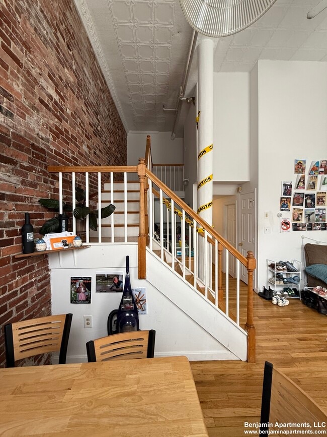 Photo - 168 Northampton St Unit 2