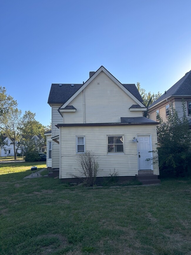 Photo - 1106 Portage Ave