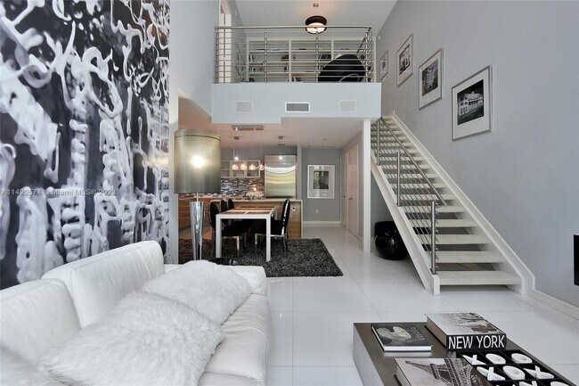 Photo - 305 NE 20th Ter